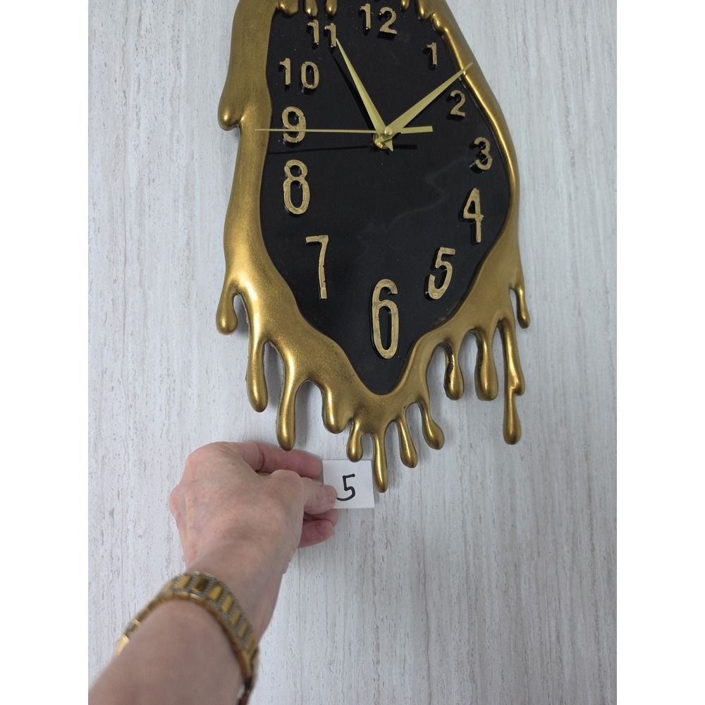 Handmade Resin Dripping Clocks - Picture 9 of 9